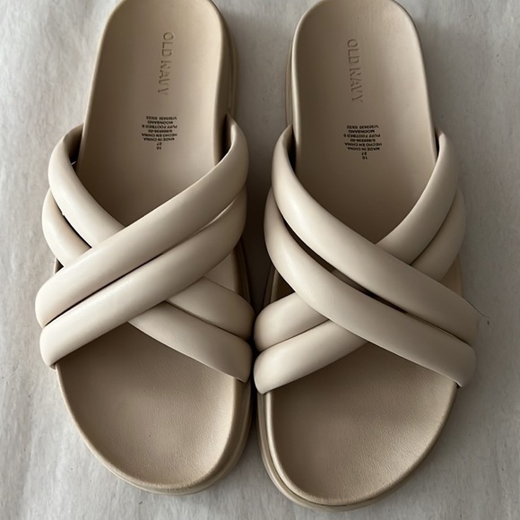 𝅺old Navy l Neutral Sandals - Picture 5 of 5